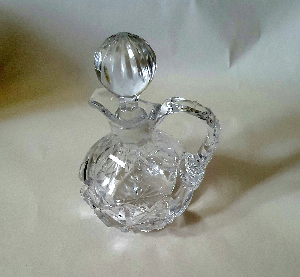 Discover our unique selection of Vintage Lead Crystal Cut Glass Cruets. In perfect condition, suitable for both ecclesiastical and domestic use. Explore now!