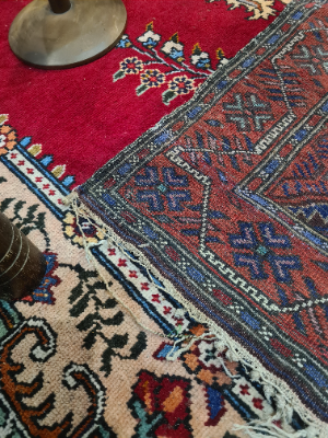 Discover our exquisite Antique Persian rugs, measuring 140 x 88cms. Shop now to add timeless elegance to your space. Perfect for any antique lovers.
