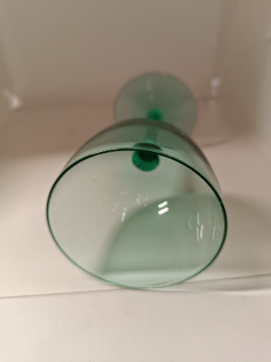 Discover the charm of a 19th-century plain Victorian uranium drinking glass. Glow in history, 12cm tall, preserved pontil marks. Buy now!