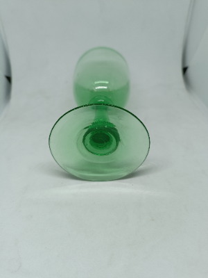 Explore our collection of 19th century 6 uranium drinking glasses, 13cm high & in good condition. Act now to add these historical pieces to your collection!