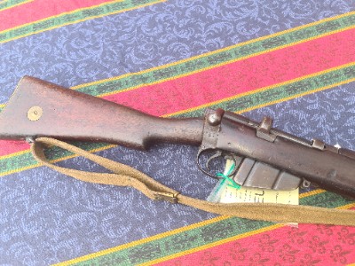 Discover our 1917 Ishapore .303 SMLE rifle, with sling, serial number 19044A. Comes deactivated with certificate. Add a bayonet for just £100 more. Shop now!