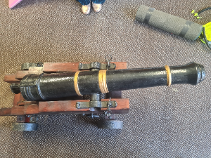 Discover our collection of 19th-century naval cannons. Featuring a clear touch-hole and a repro carriage. Browse now for rare antiques and naval artifacts.