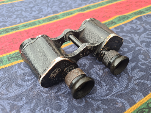 Discover our WW2 Dienstglas 6x30 Binocular made by Carl Zeiss Jena. Vintage German Army H/6400 gradient model with serial number 941226. Shop now!