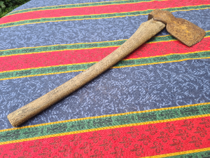 Discover our 19th century wood axe collection, with a robust 64 cm handle. Shop now to add historical elegance to your toolkit! You won't be disappointed.