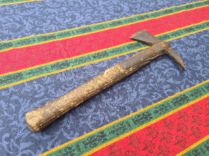 Discover our collection of WWII memorabilia, featuring a beautiful Fire Auxiliary Service fireman's axe. Uncover its origins and unique specifications today!