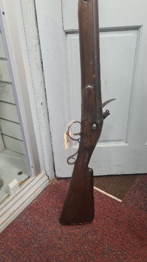 Discover our 1789 8-bore flintlock shotgun by Lopp, featuring an EIC lock. Delve into history with this large piece. Explore and buy now!