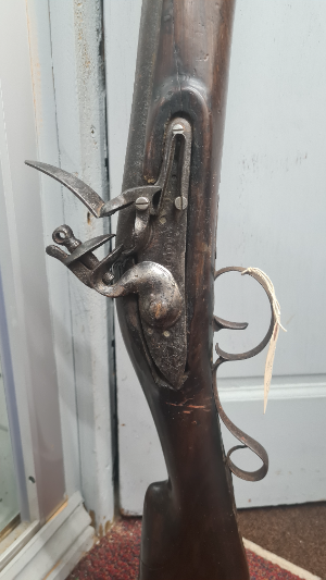 Discover our 1789 8-bore flintlock shotgun by Lopp, featuring an EIC lock. Delve into history with this large piece. Explore and buy now!