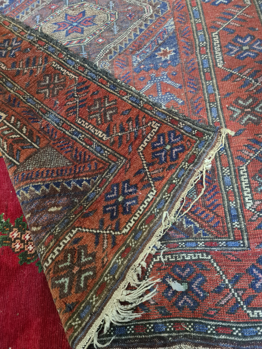 Discover our exquisite Antique Persian rugs, measuring 140 x 88cms. Shop now to add timeless elegance to your space. Perfect for any antique lovers.