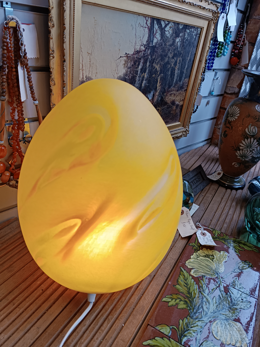 Discover the allure of French Vianne Glass with our vintage table lamp by Serge Ligardes. It's a charming 20th-century piece with a unique egg shape. Shop now!