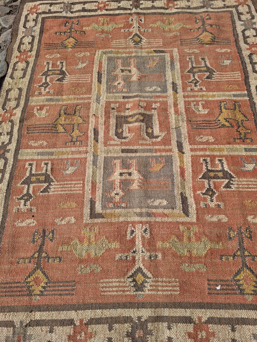 Discover our range of authentic, old African tribal rugs. Sized at 185x130cm, these unique pieces will transform any space. Shop now for exclusive deals.