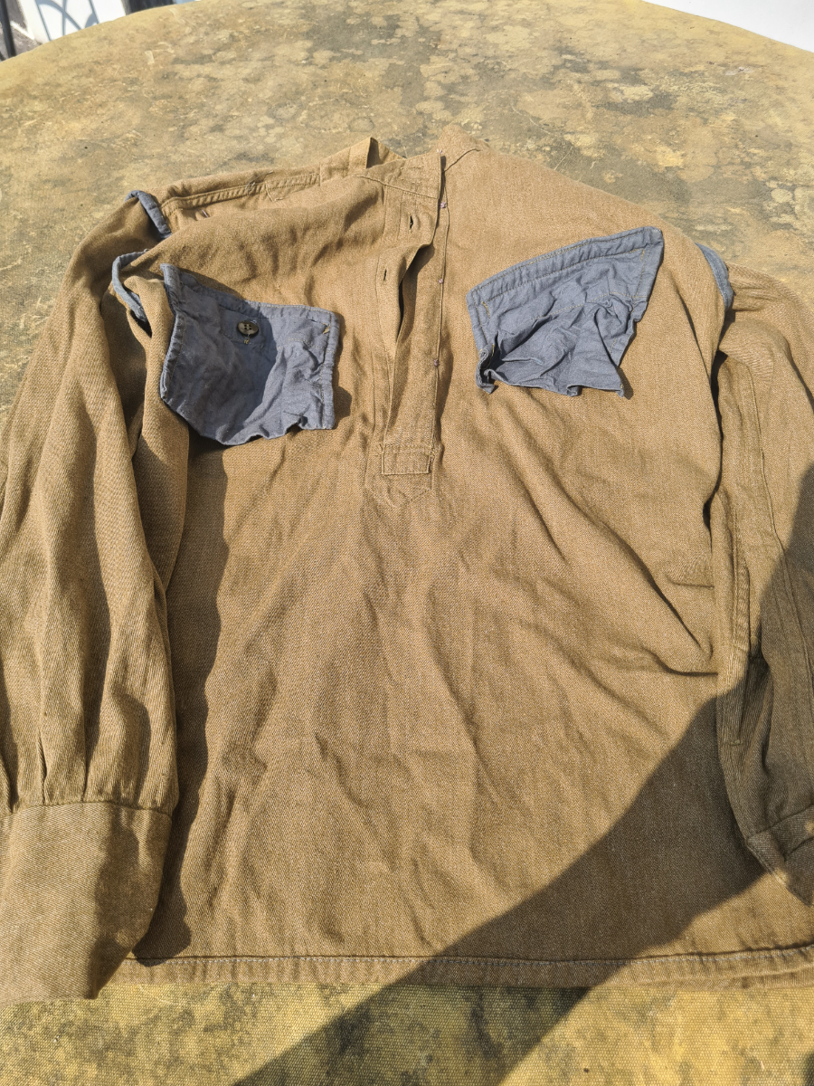 Discover our top-notch reproduction Russian M43 Gimnasterka in excellent condition. Save now with fantastic deals on military apparel. Shop today!