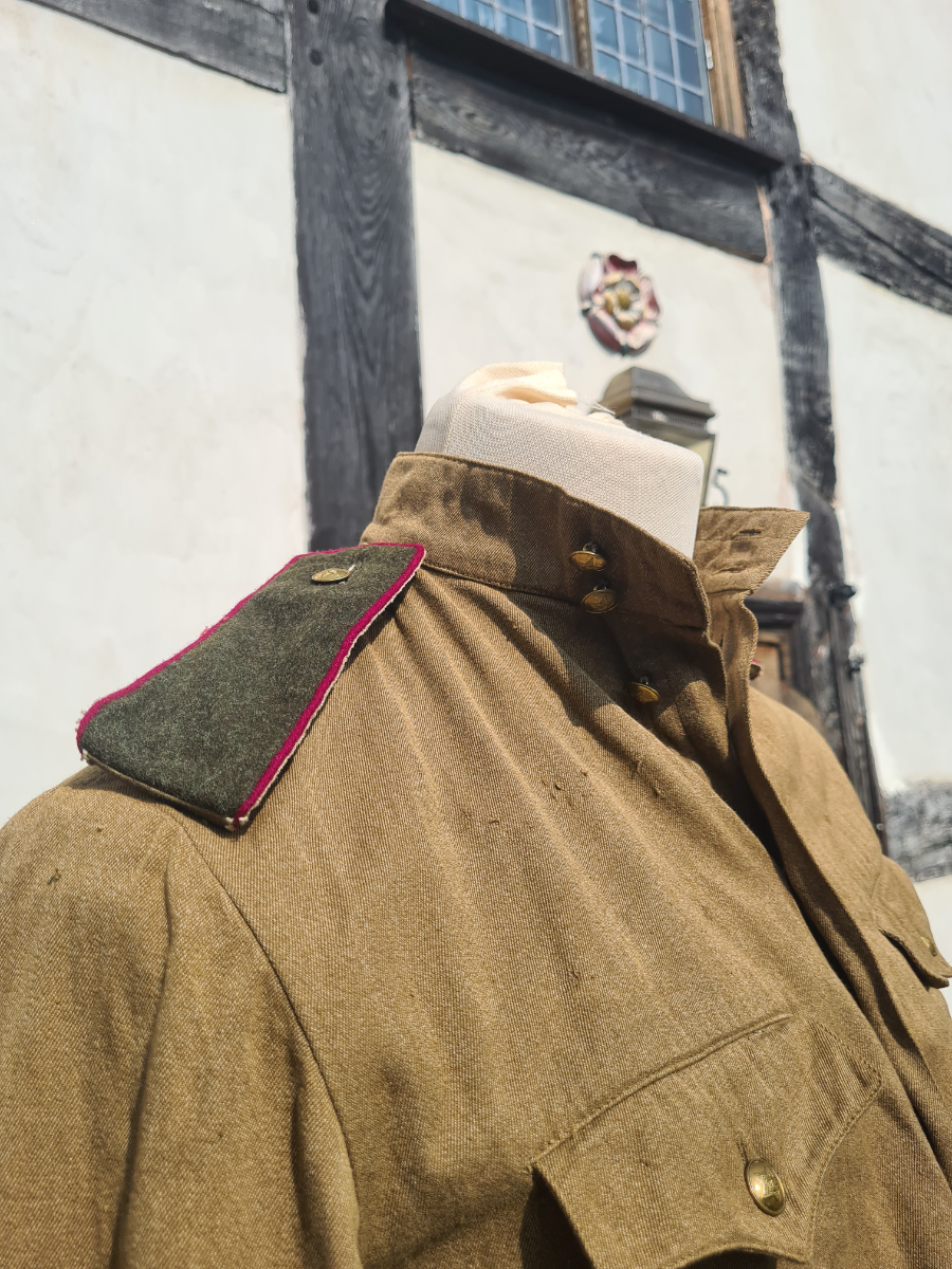 Discover our top-notch reproduction Russian M43 Gimnasterka in excellent condition. Save now with fantastic deals on military apparel. Shop today!