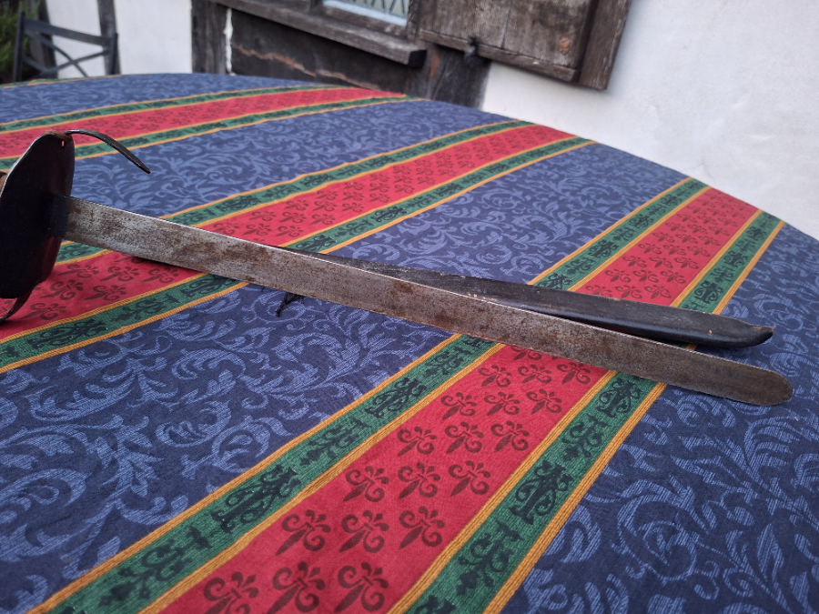 Explore our selection of unique blunt swords, including a possibly Mau Mau item. Unknown provenance. Buy now to own a piece of history!