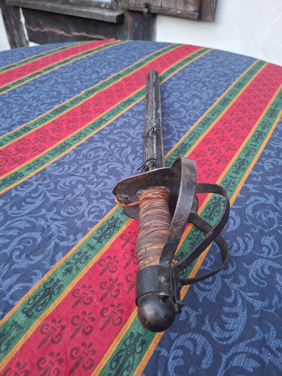 Explore our selection of unique blunt swords, including a possibly Mau Mau item. Unknown provenance. Buy now to own a piece of history!