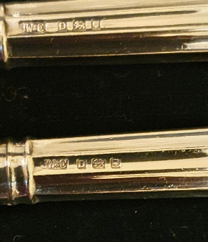 Discover our collection of John Walton's silver-handled tea knives from 1937, in excellent condition. Explore and buy now for a touch of vintage elegance.