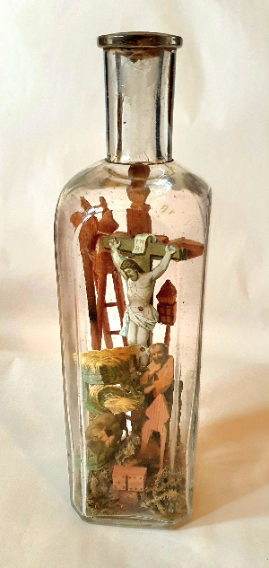 Passion Diorama In A Bottle