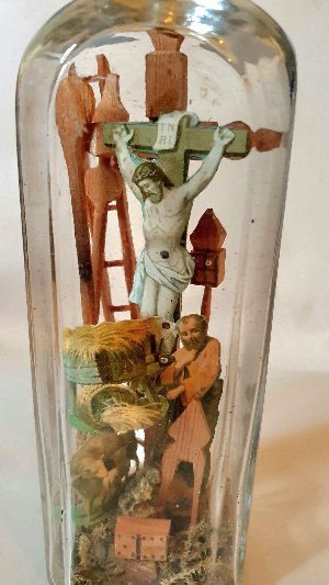 Passion Diorama In A Bottle