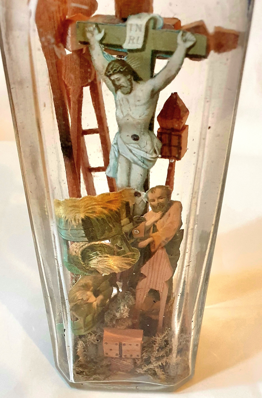 Passion Diorama In A Bottle