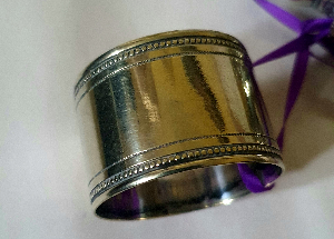 Discover our harlequin set of three 19th-century Silver-Plated Napkin Rings. In excellent condition. Include them in your collection today. Free postage available!