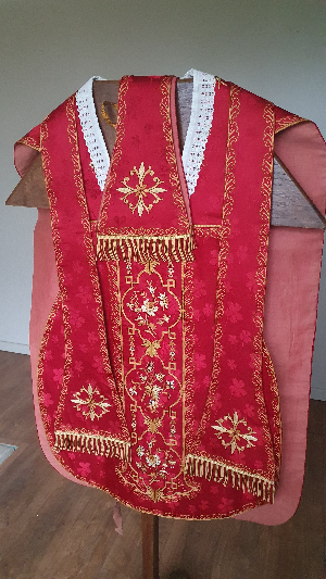 Latin Mass Set In Red