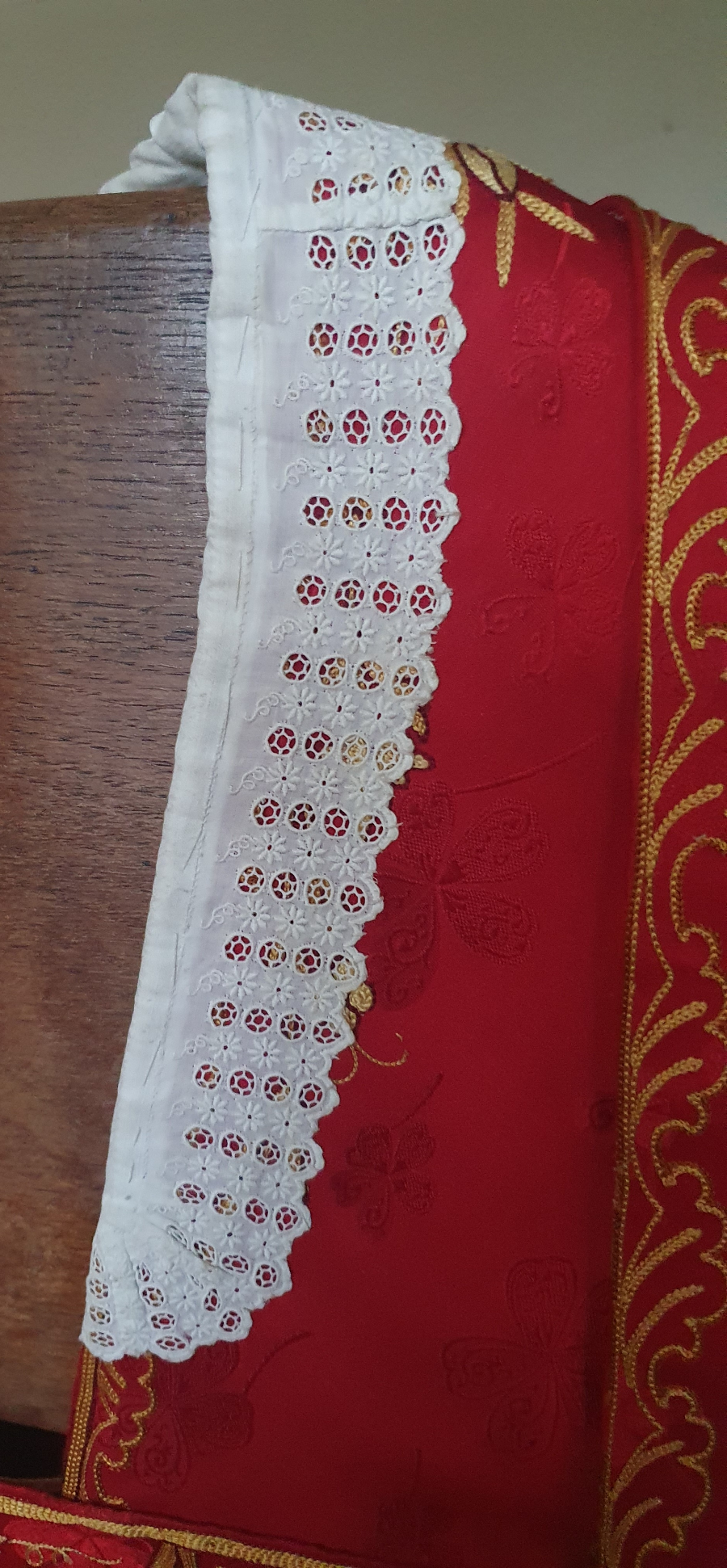 Latin Mass Set In Red