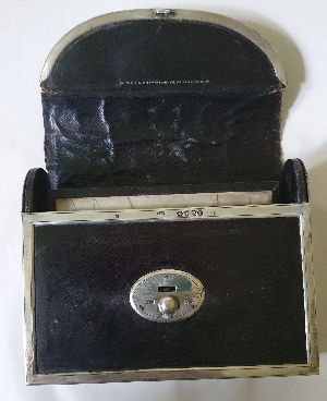 Discover royal elegance with our Antique Leather and Silver Clutch, once owned by Countess Lady Warwick. Featuring exquisite silver mounts, explore its rich history. Buy now!