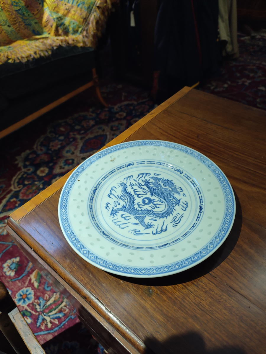 Explore our vast collection of carefully curated 20th Century Chinese plates. Adorn your space with history and elegance. Buy now for exclusive deals!