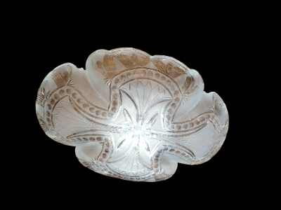 Discover our stunning Edwardian Bon Bon Dish! Crafted with exceptional detail, it adds a classic touch to any decor. Shop now to add elegance to your home!