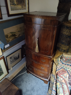 Mahogany 20th Century Cocktail Cabinet.