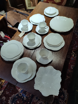 28 Piece Tea Set.
