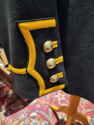 Discover the authentic Royal Marines post 1954 tunic with QEII Crown buttons by Hobson & Sons. Ideal for collectors. Shop now for this unique piece of history!