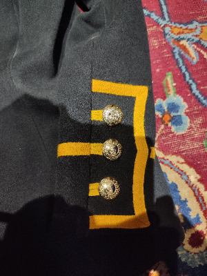 Explore our range of Royal Marines O/R's tunics. The ideal size for a small fit, even without a label. Order now for top quality & swift delivery!