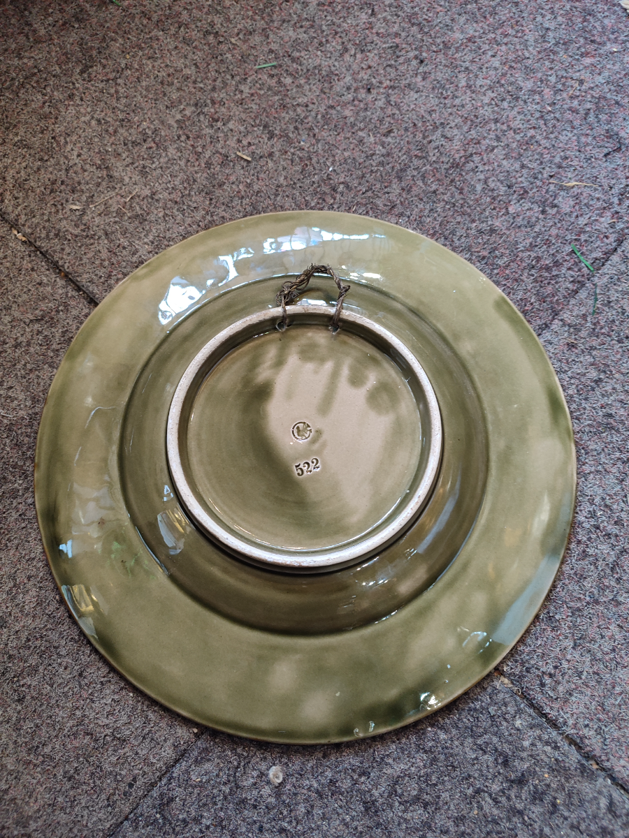 Discover our variety of late 19th-century Schutz Blansko Majolica wall plaques. Measuring 32cm and perfectly equipped for hanging. Shop now to add a touch of Austrian elegance to your space!