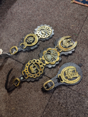 Discover our vast collection of antique horse brasses, meticulously curated over time. Shop now for exceptional pieces from different periods. Perfect for collectors!