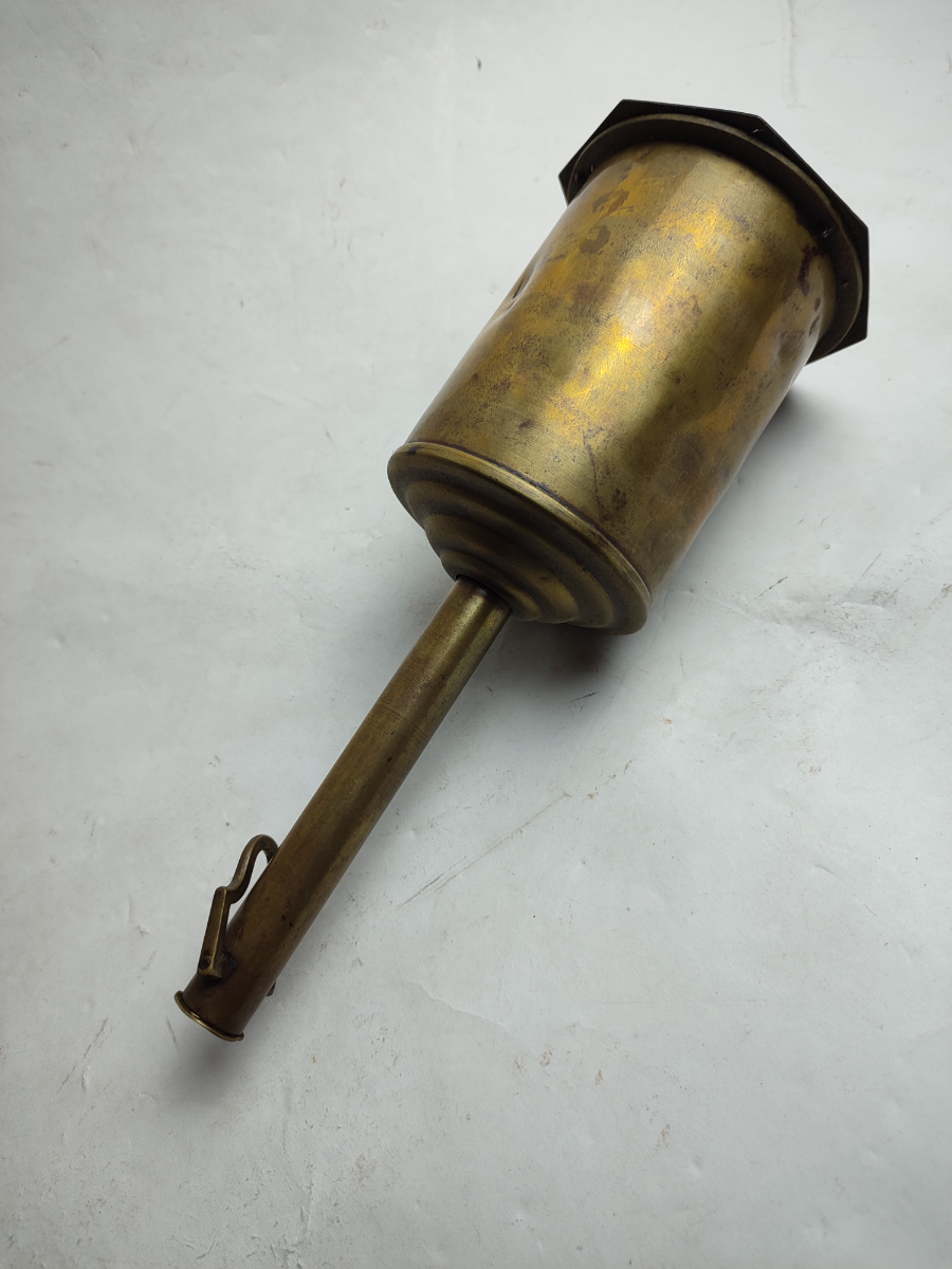 Discover our carefully curated selection of antique Victorian bottle jacks. Shop now to add a touch of vintage charm to your collection. Excellent condition guaranteed.