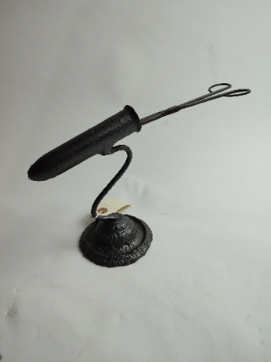 Experience crisp, perfect collars with our Victorian Gophering iron. Vintage style meets modern need. Shop today to upgrade your ironing game!