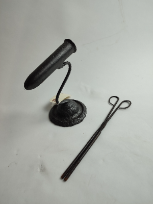 Experience crisp, perfect collars with our Victorian Gophering iron. Vintage style meets modern need. Shop today to upgrade your ironing game!