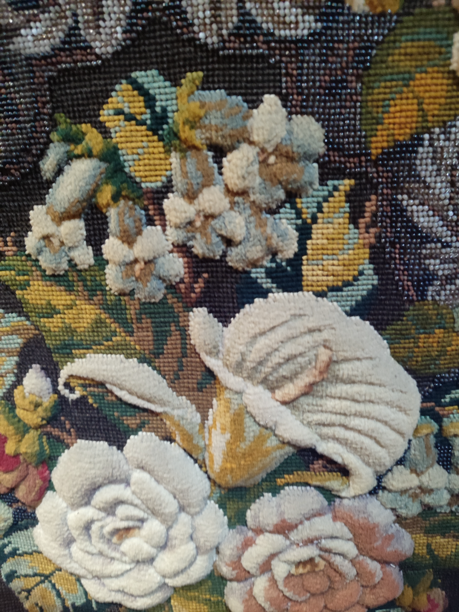 Discover our range of Victorian brass fire screens! This elegant piece stands at 150cm. Shop now to add a touch of vintage elegance to your home.