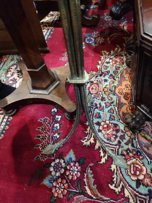 Discover our range of Victorian brass fire screens! This elegant piece stands at 150cm. Shop now to add a touch of vintage elegance to your home.