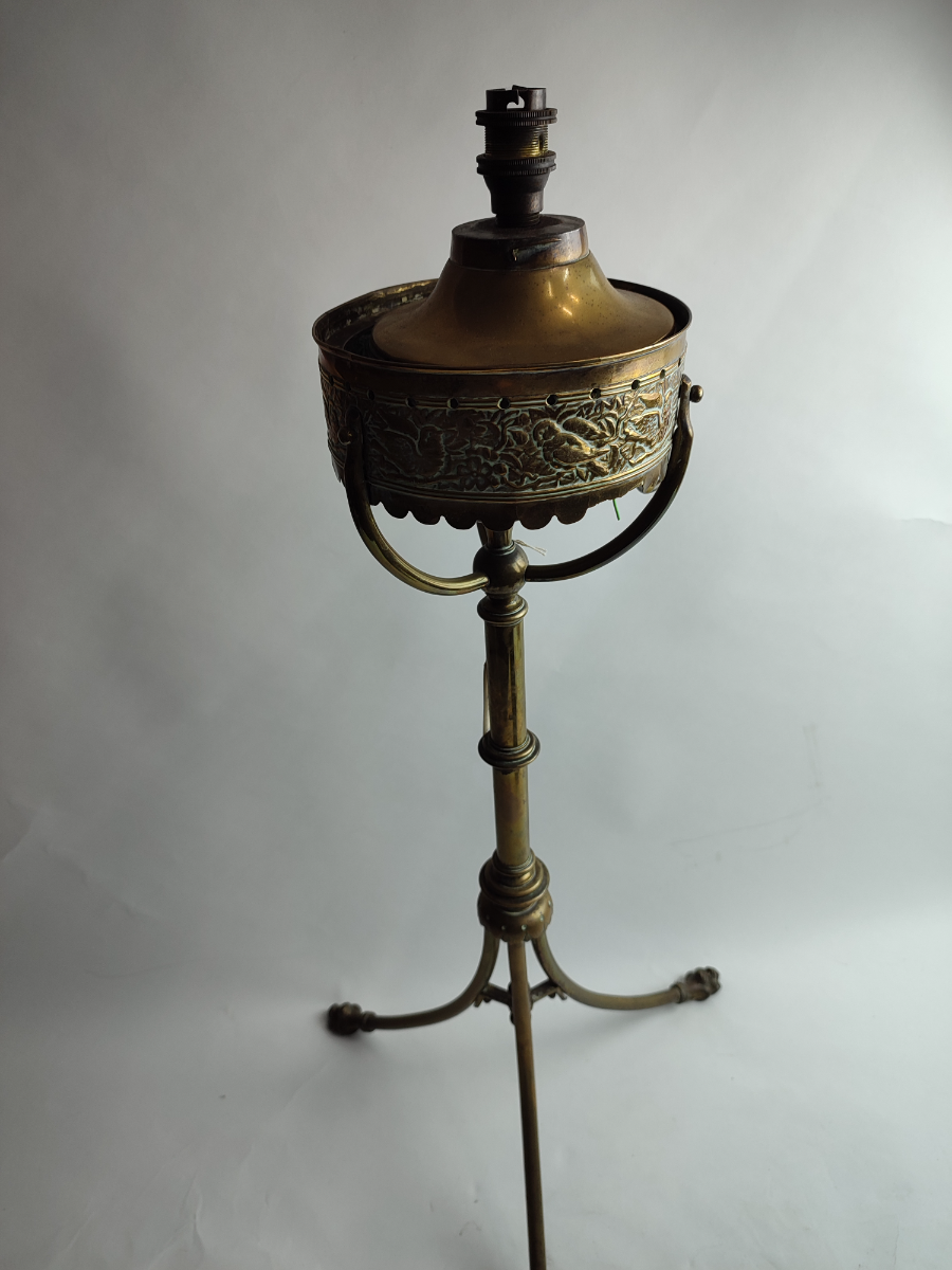 Discover our range of 19th century brass oil lamps. Stand at 68cm high, these antique pieces add elegance to any space! Shop now to elevate your home decor.