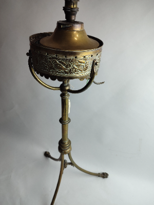 Discover our range of 19th century brass oil lamps. Stand at 68cm high, these antique pieces add elegance to any space! Shop now to elevate your home decor.