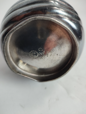 Discover our antique quadruple plate, 929 hard white metal water pot. Unique and beautifully crafted, it stands 21cm tall. Browse our collection today!