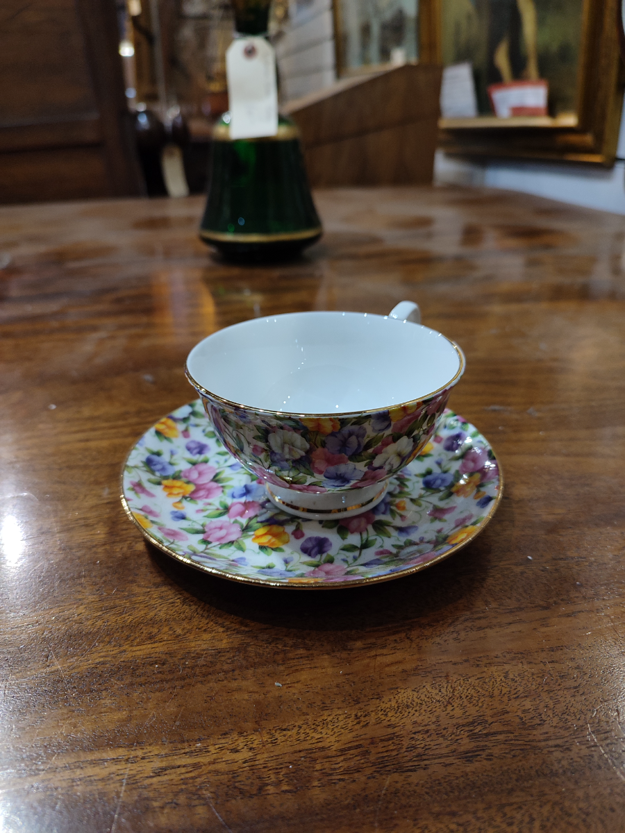 Discover our stunning Springfield Bone China tea cup and saucer collection! Elegant designs, perfect for tea lovers. Shop now to elevate your tea time experience!