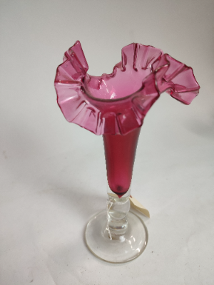 Discover our beautiful range of Victorian decorative poppy vases. Perfect for any decor style. Shop now and add elegance to your space instantly!