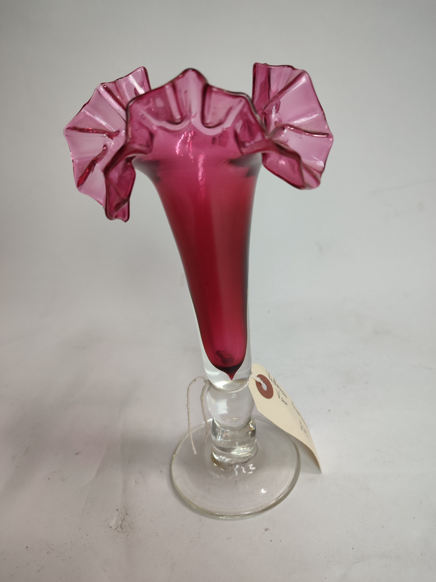 Discover our beautiful range of Victorian decorative poppy vases. Perfect for any decor style. Shop now and add elegance to your space instantly!