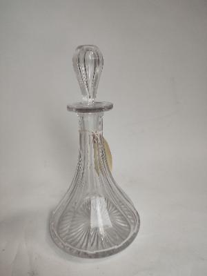 Discover our range of Victorian small ships decanters, beautifully crafted to enhance your dining experience. Explore now and upgrade your tableware today!