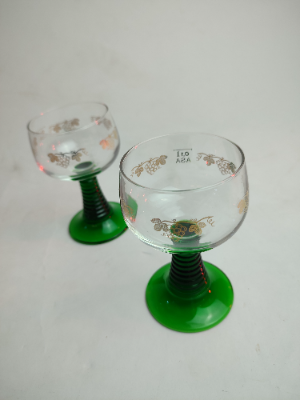 Discover our selection of 19/20th century small German roemer glasses with unique beehive stems. Shop now for these authentic antiques and elevate your collection!