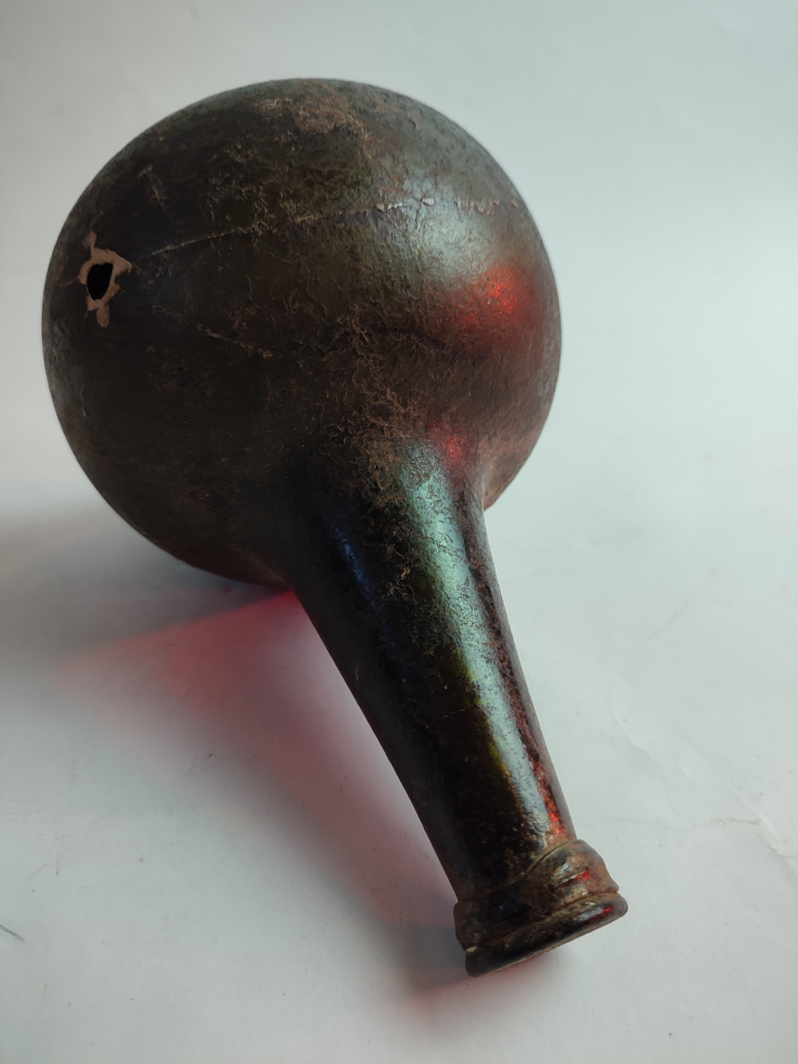 Discover our collection of 18th century onion bottles, expertly excavated and restored. Check out the unique specifications today!