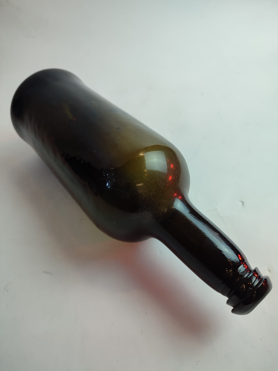 Discover our collection of mid-19th-century handmade bottles. This gorgeous 1840 piece stands at 27cm. Shop now for unique antique treasures.