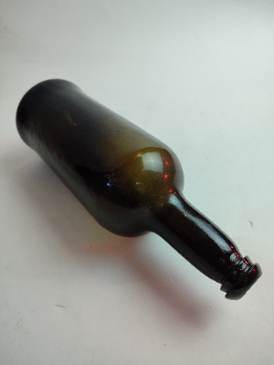 Discover our collection of mid-19th-century handmade bottles. This gorgeous 1840 piece stands at 27cm. Shop now for unique antique treasures.